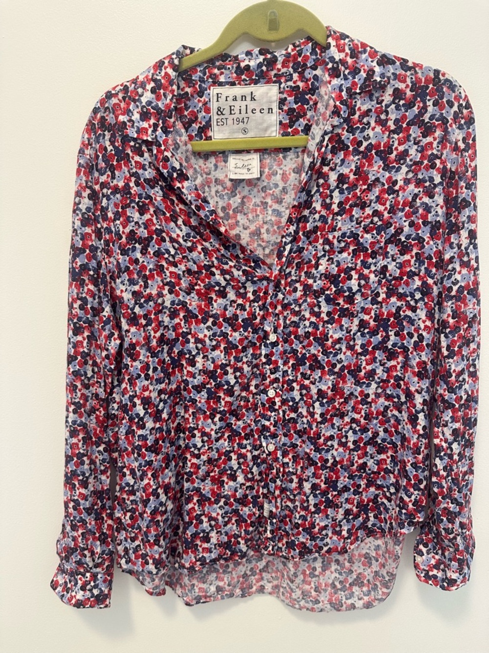 Frank & Eileen Eileen linen Red, Navy & White Floral Button-Down Shirt